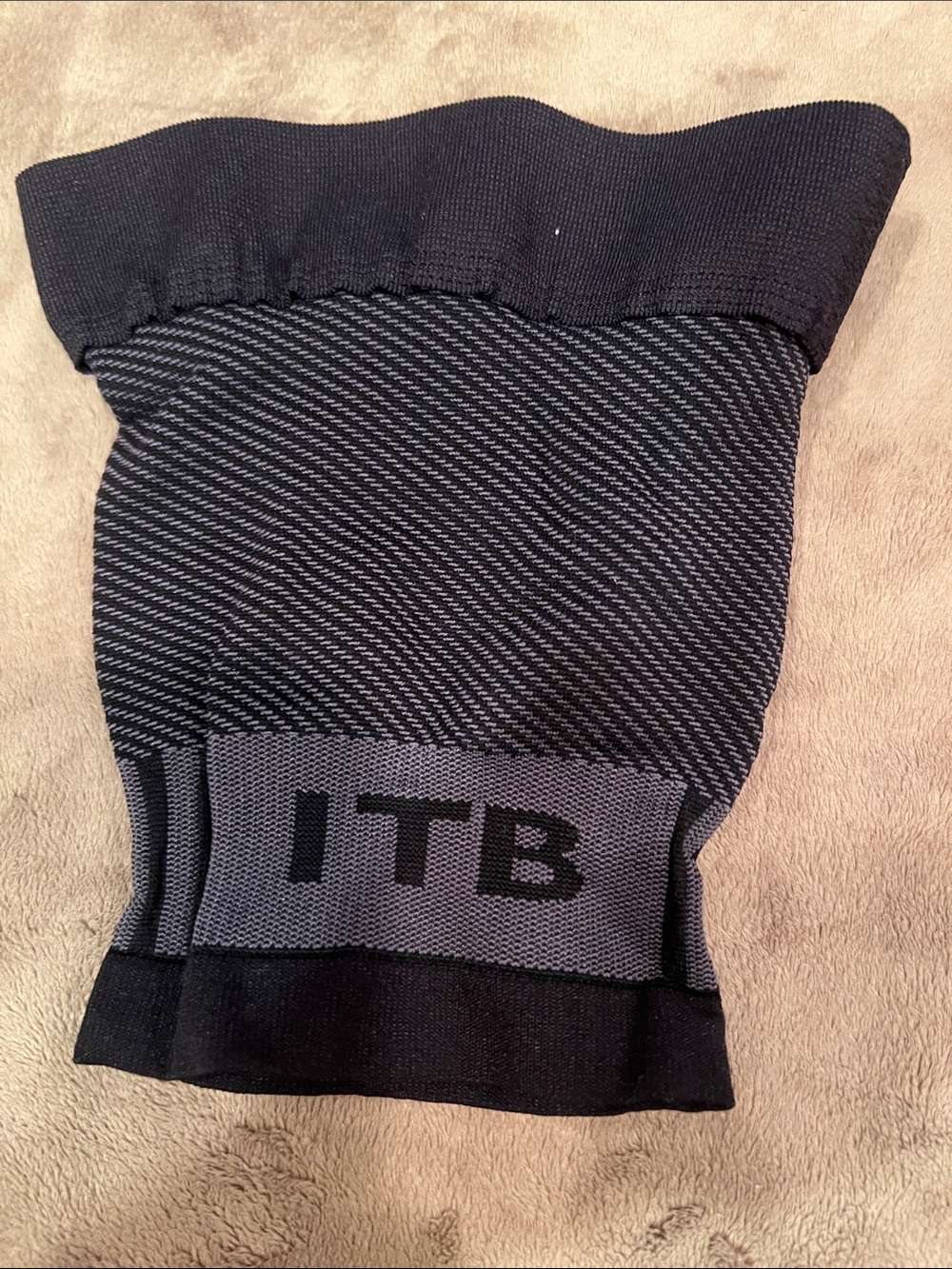 OS1ST  ITBand Black & Gray Compression Sleeve